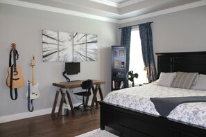 4 Schlafzimmer, Schreibtisch, Bügeleisen/Bügelbrett, WLAN