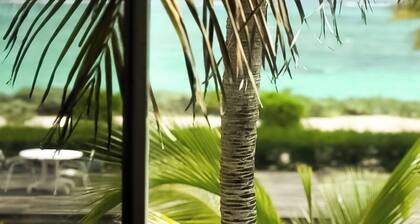 Bliss Ocean Beach 3-bedroom condo, Whitby, North Caicos.