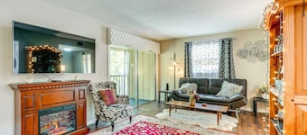 COZY 2BR Condo with Pool bike-trail near lake beach fireplace SAFE community