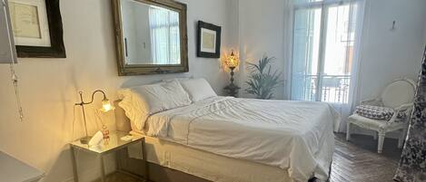 1 camera, ferro/asse da stiro, Wi-Fi, lenzuola