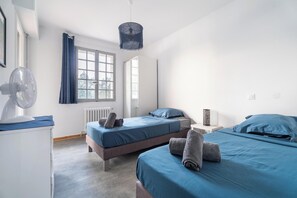 2 Schlafzimmer, Bügeleisen/Bügelbrett, kostenloses WLAN, Bettwäsche