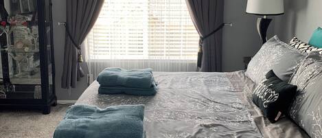 3 bedrooms, desk, iron/ironing board, travel cot
