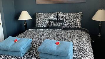 3 bedrooms, desk, iron/ironing board, travel crib