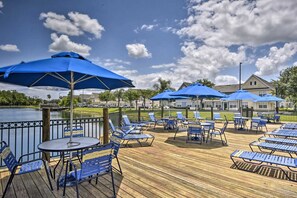 Outdoor dining - Quiet Venetian Bay Location, Beautifully Decorated (Kissimmee)