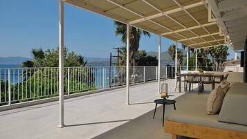 Deluxe Apartment, 3 Bedrooms, Kitchen, Sea View | Terrace/patio