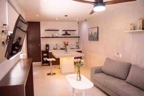 Appartement classique, non-fumeur | 1 chambre, fer et planche à repasser, accès au Wi-Fi (inclus)