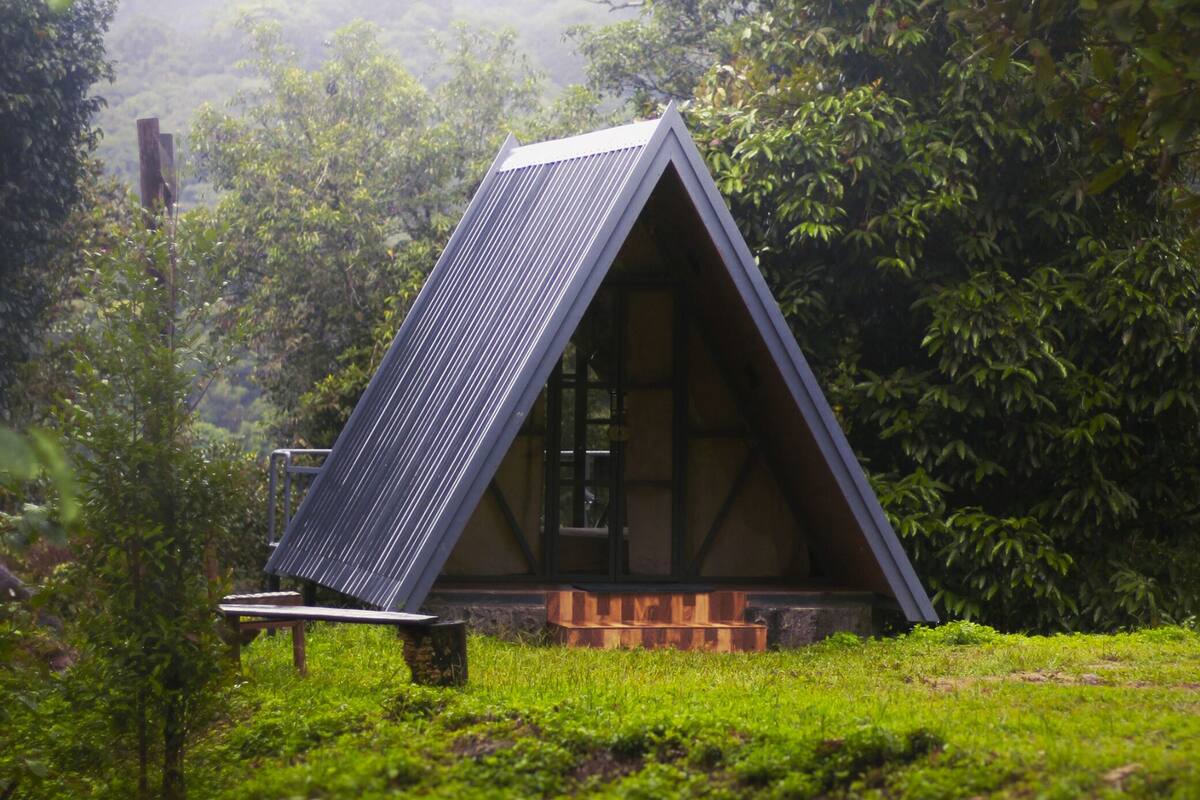 Cabana clássica, 1 quarto | Wi-Fi de cortesia, roupa de cama