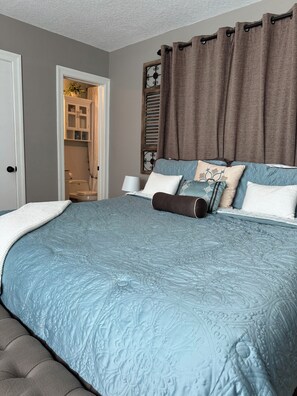 3 chambres, fer et planche à repasser, Wi-Fi, draps fournis