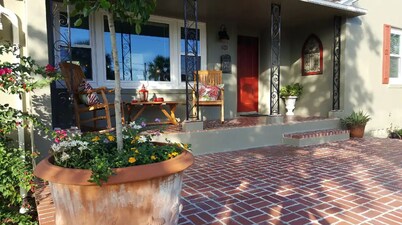 Flagler House short walk to Historic District