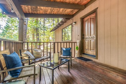 COUNTRY LAKE RETREAT. New on the market!  Special rate. Book now. 