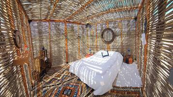 5 slaapkamers, een strijkplank/strijkijzer, reisbedje, wifi