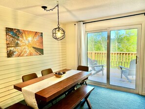 Dining - Mountain Paradise - The Ideal Getaway at Stowe (Stowe)