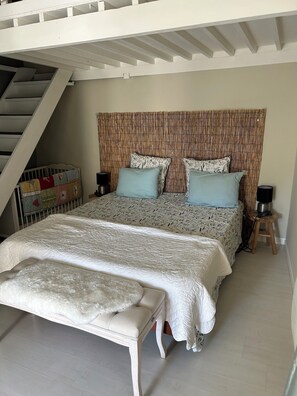 1 bedroom, soundproofing, iron/ironing board, travel cot