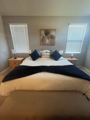 3 bedrooms, iron/ironing board, WiFi, bed sheets