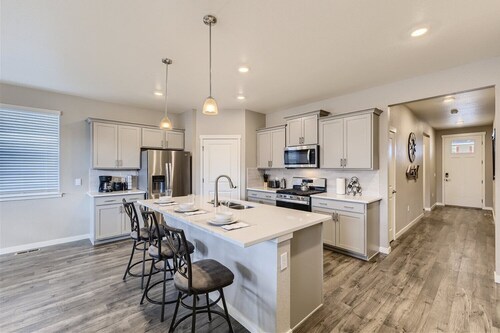 Cozy Ranch-Style Retreat Spacious & Serene