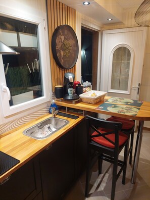 Dining - Lots of charm, cosy studio Jules Verne (Pantin)