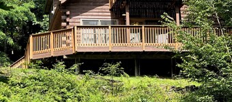 Charming 3-bdrms & loft cabin, with WiFi, mins to Elk Mountain by Lake Idlewild