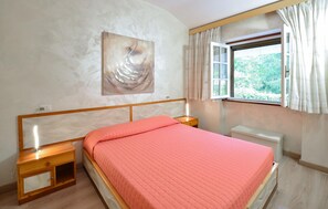 Fer et planche à repasser, lit parapluie, Wi-Fi gratuit