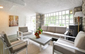 Cheminée, table de tennis de table