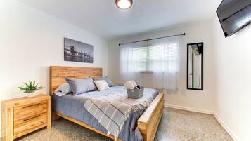 3 soverom, strykejern/-brett, wi-fi og sengetøy