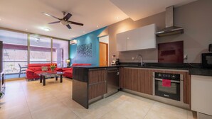 Private kitchen - Rooftop pool. Luxury apartment in Playa del Carmen (Playa del Carmen)