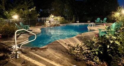 Countryside Carriage House with Pool Near Athens & Commerce-Kid & Pet Friendly