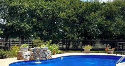 Countryside Carriage House with Pool Near Athens & Commerce-Kid & Pet Friendly