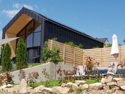 Modern chalet 4 to 6 people Ruynes en Margeride private spa