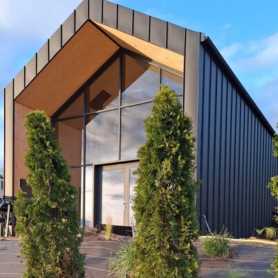 Modern chalet 4 to 6 people Ruynes en Margeride private spa