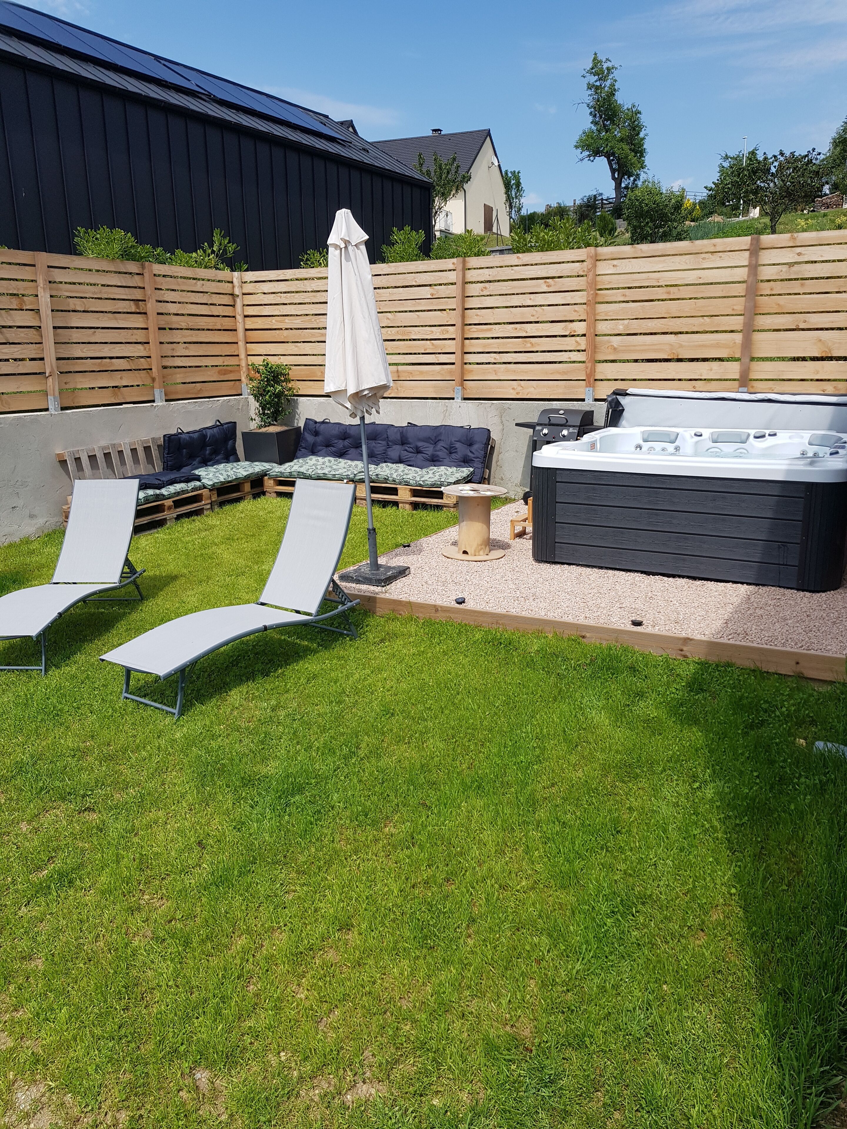 Bain à remous extérieur