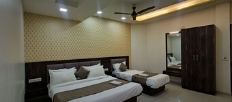 Hotel Dev Palace Ahmedabad
