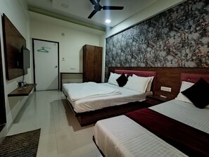Basic Suite - Hotel Dev Palace Ahmedabad (Ahmedabad)
