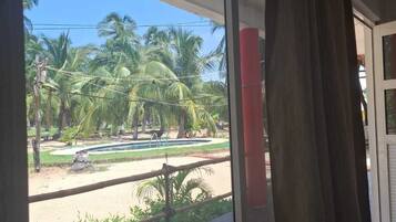 Habitación básica, vista al patio | Wifi gratis