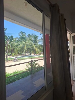 Chambre, vue cour intérieure | Wi-Fi gratuit