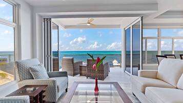 Chambre Supérieure, 1 chambre | Coin séjour | TV connectée de 60 pouces avec chaßnes numériques, Netflix