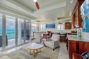 Luxury-Penthouse, 3 Schlafzimmer, Strandnähe | Wohnbereich