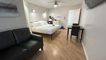 1 bedroom, desk, WiFi, bed sheets