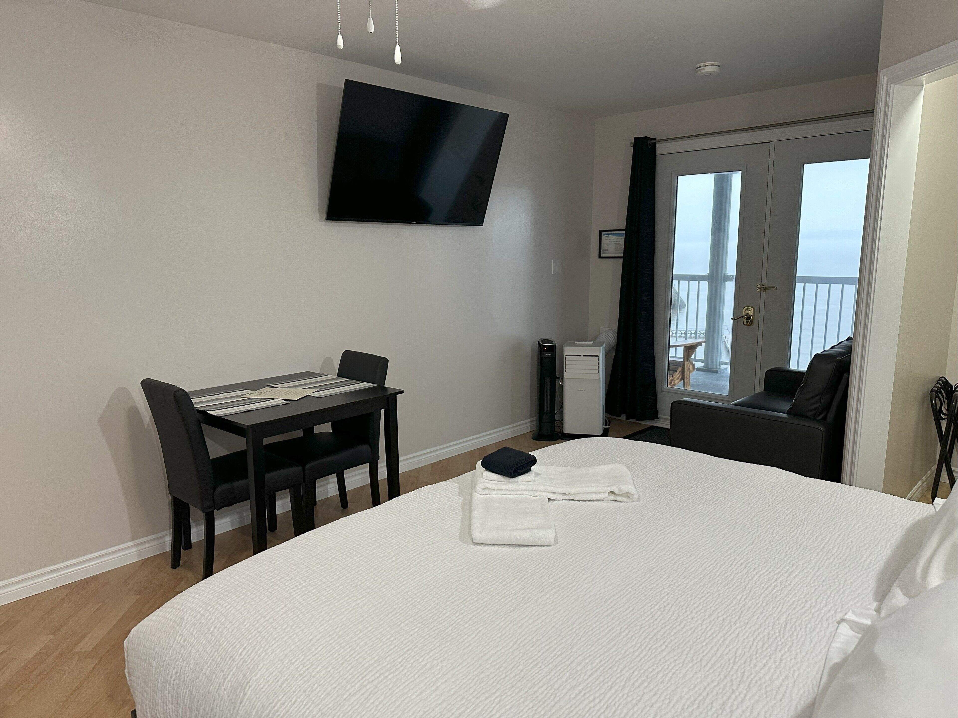 1 Schlafzimmer, Schreibtisch, WLAN, Bettwäsche