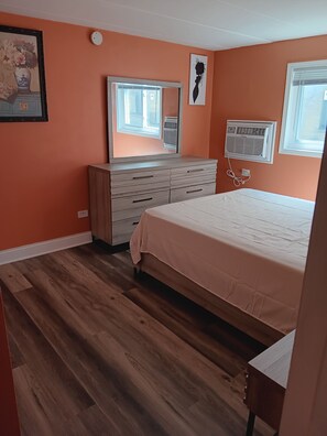 1 chambre, fer et planche à repasser, Wi-Fi gratuit, draps fournis