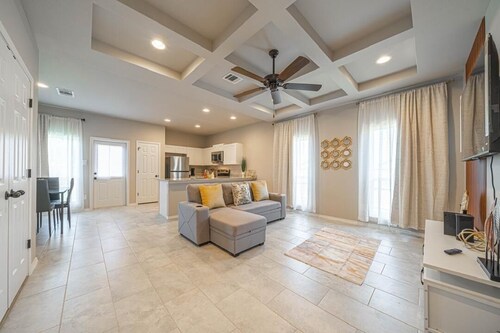 Gorgeous, Brand New 3-Bedrooms Home Near SeaWorld & Lackland Air Force Base.