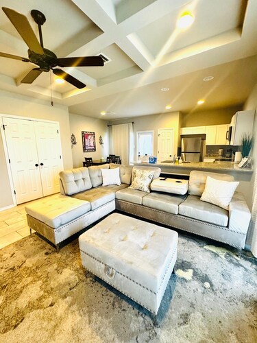 Gorgeous, Brand New 3-Bedrooms Home Near SeaWorld & Lackland Air Force Base.