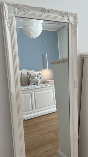2 bedrooms, desk, iron/ironing board, travel crib