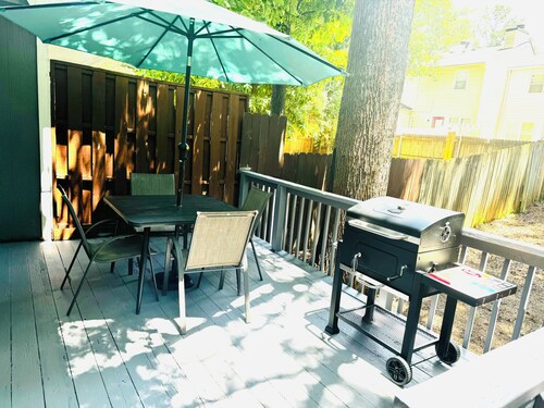 Charming 2-bedroom house with AC, WiFi, BBQ, 1.5miles to Battery in Smyrna