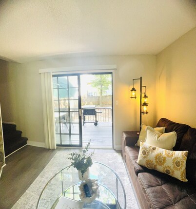 Charming 2-bedroom house with AC, WiFi, BBQ, 1.5miles to Battery in Smyrna