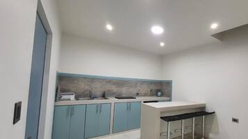 Apartment, 3 Bedrooms, Smoking | Interior