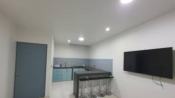 Apartment, 3 Bedrooms, Smoking | Interior