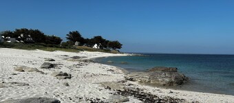 Villa piscine et mer, dans les champs