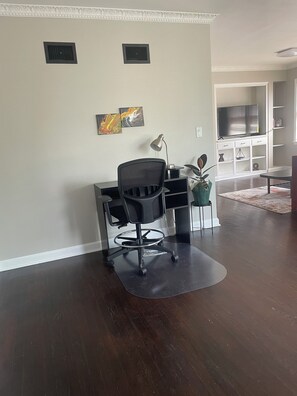 Interior - Cozy 2-bedroom apartment with WiFi, AC in enjoyable Milwaukee (Milwaukee)