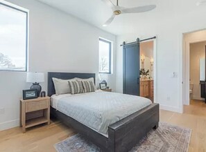 4 Schlafzimmer, Bügeleisen/Bügelbrett, WLAN, Bettwäsche