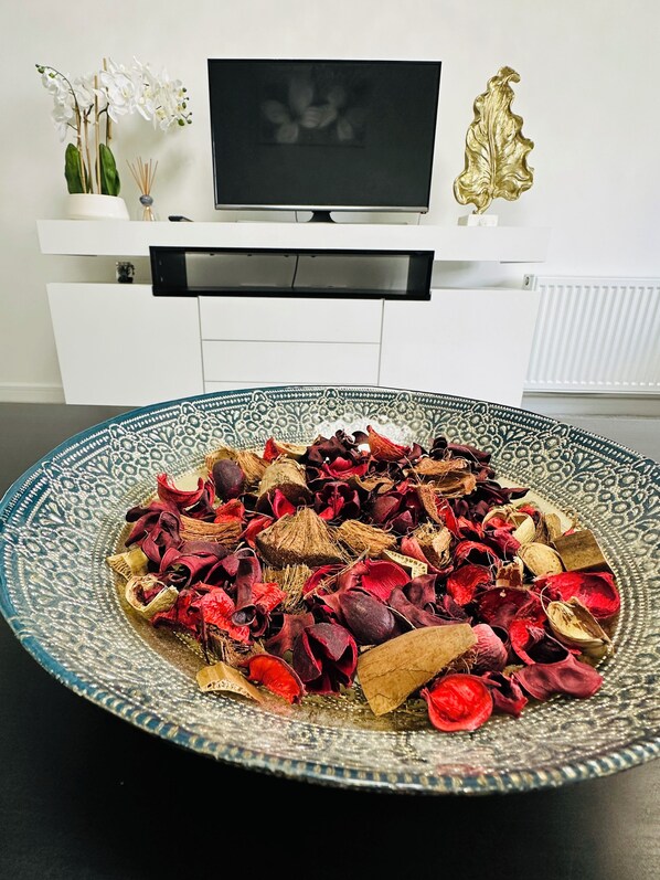 Interior - Spacious 5-bedroom house in charming East Calder with WiFi (East Calder)